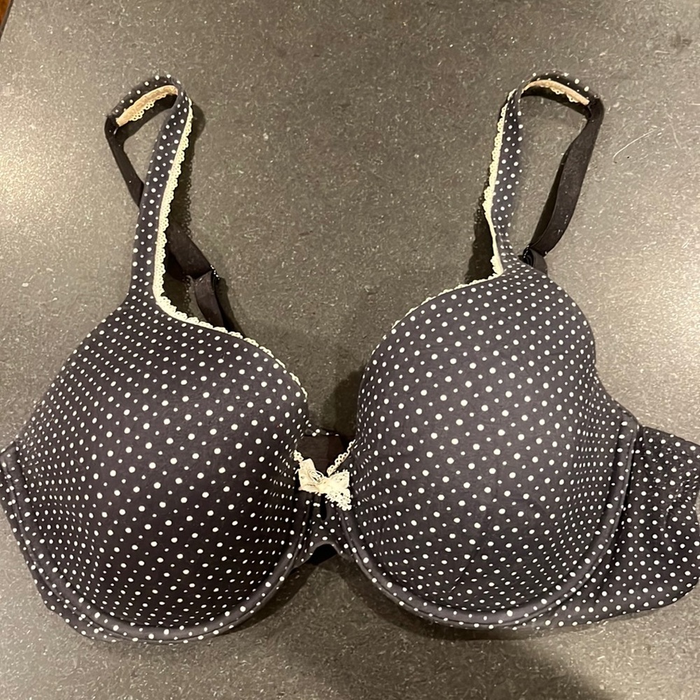 Victoria’s Secret size 36C Body By Victoria Full coverage Lightly lined